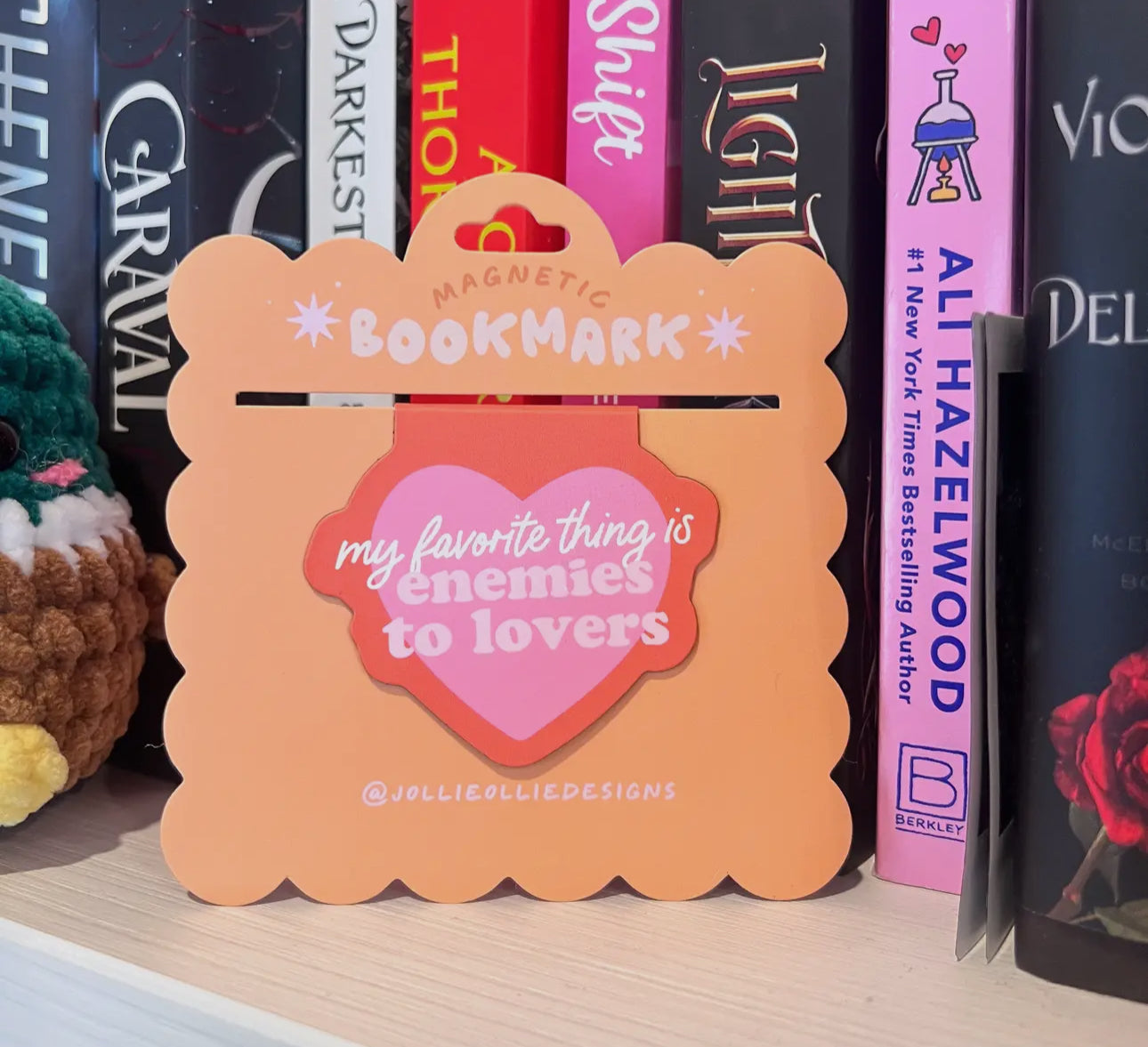 My favorite thing is enemies to lovers- Bookmark magnético