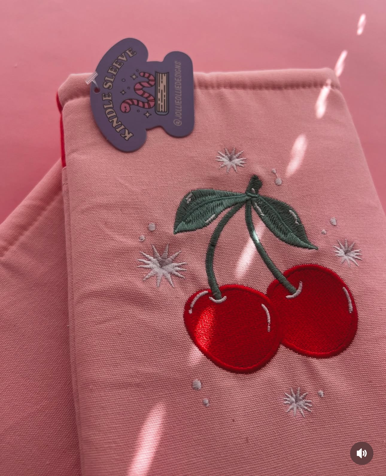 CHERRIES bordadas- Funda para Kindle y Libro