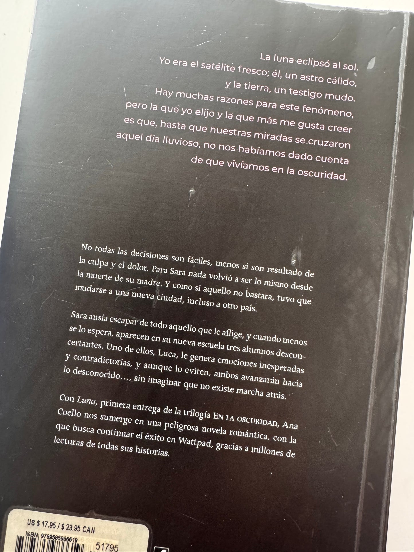 Luna(en la oscuridad #1)- (libro usado o donado)