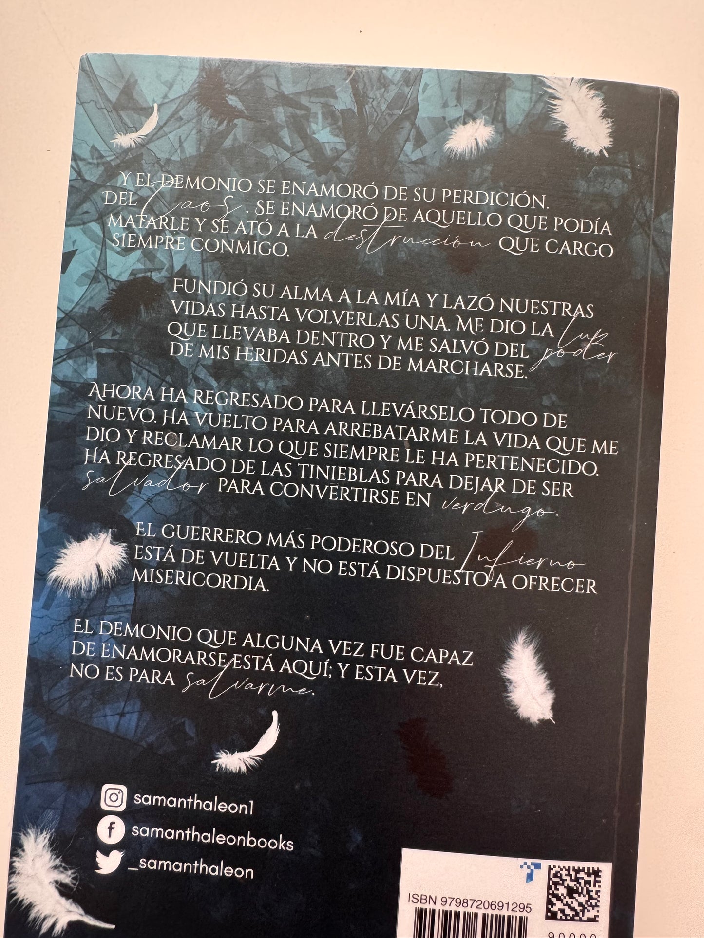 Stigmata(Trilogía Demon #2) - (libro usado o donado)