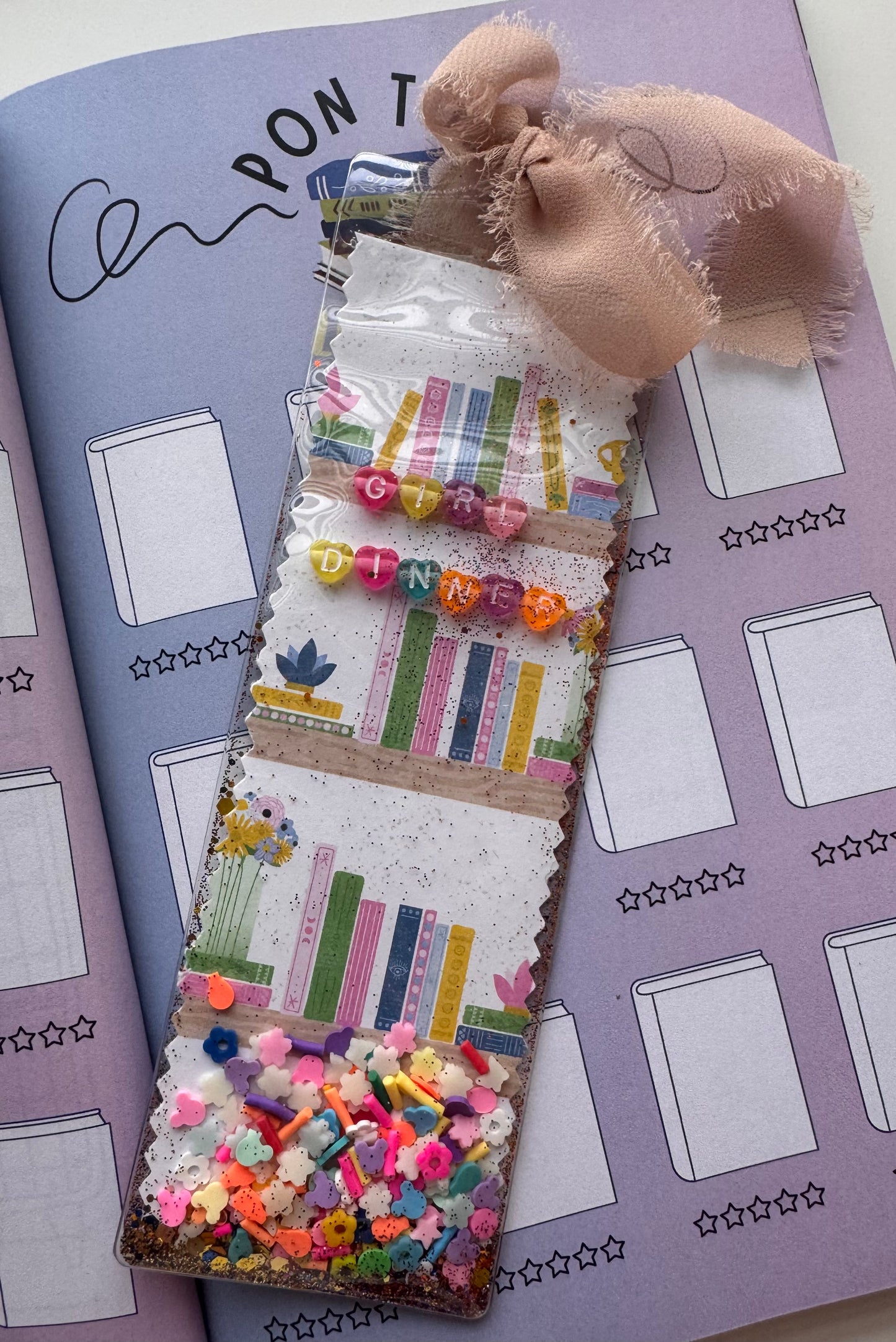 Bookmark Shaker- bookmark hecho a mano.