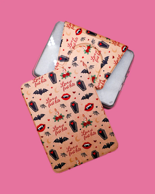 Love At First Bite Up- Kindle case “Tapa desmontable”