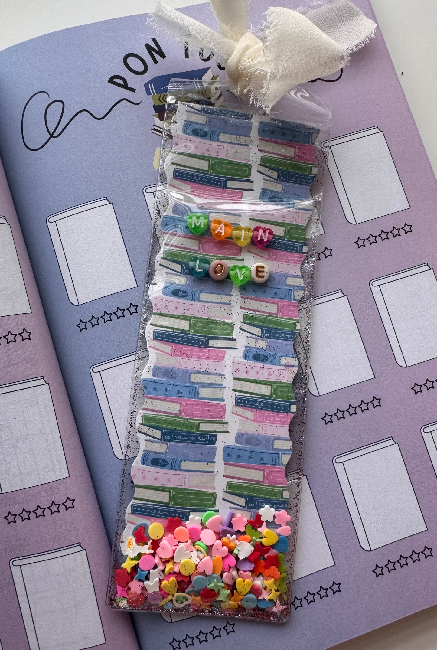 Bookmark Shaker- bookmark hecho a mano.